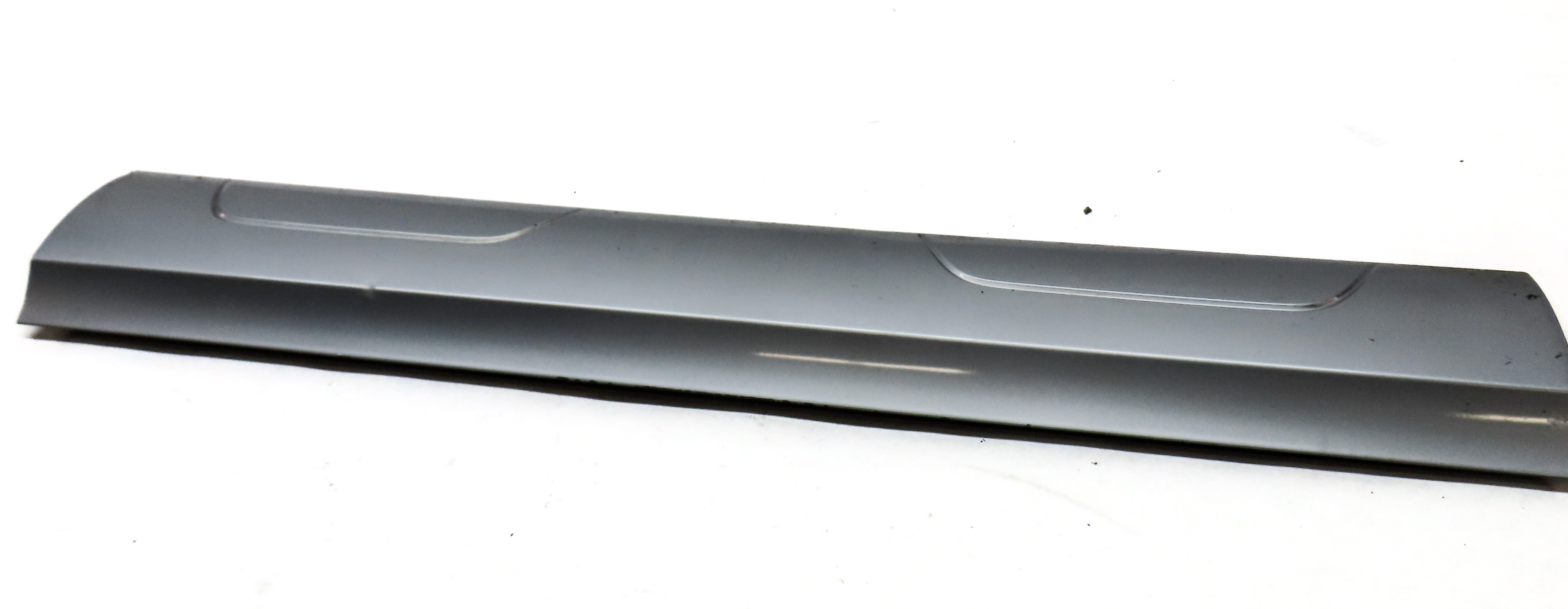 2015 AUDI Q3 (8U) FRONT LEFT DRIVER SIDE LOWER DOOR MOULDING TRIM  (Silver) — exact item pictured